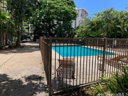 1700 Makiki St, Honolulu HI 96822-4488 exterior