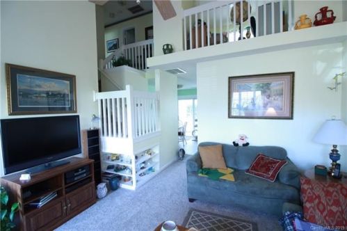 6079 Cougar Ln, Charlotte, NC 28269-1558