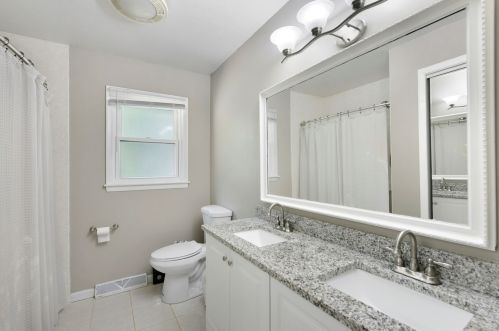 12866 Keith Ave, Waukegan IL 60085-1122 exterior