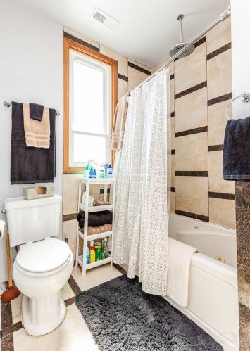 3161 Monroe St, Chicago IL 60624-2545 exterior