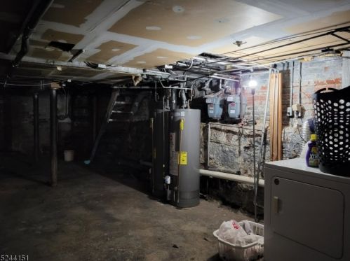 276 6 St, Paterson NJ 07508-2121 exterior