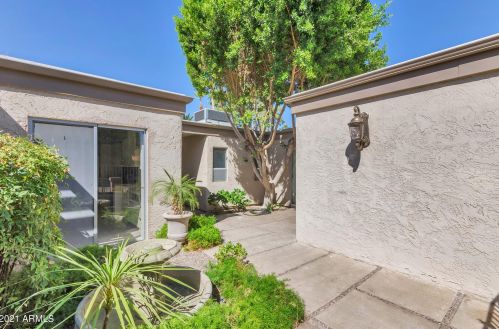 14220 3rd Ave, Phoenix AZ  85023-6204 exterior