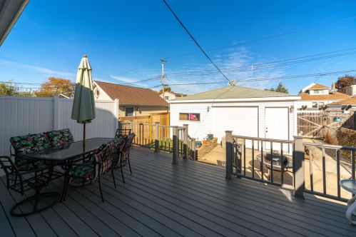 5630 Cullom Ave, Chicago IL 60634-1700 exterior