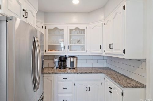 33 Hazard Ave, Huntington Station NY 11746-3726 exterior