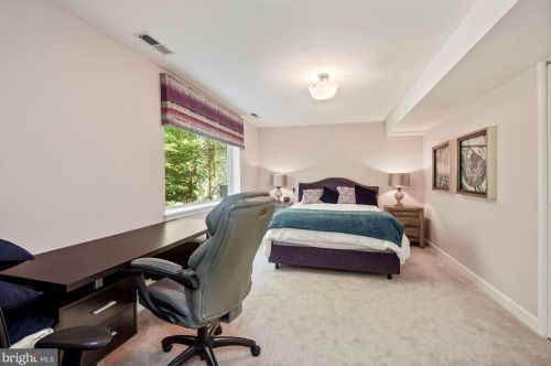 1926 Massachusetts Ave, Mc Lean VA 22101-4907 exterior