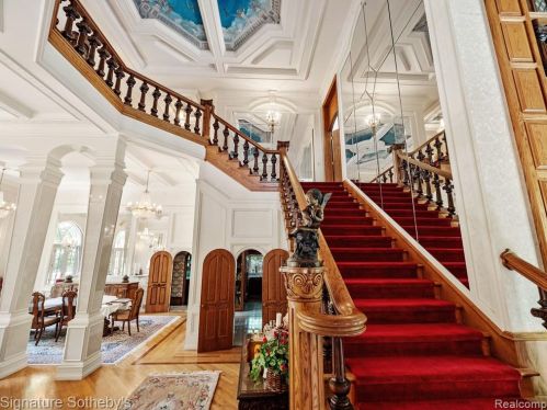 2009 Victoria Hl, Rochester MI exterior