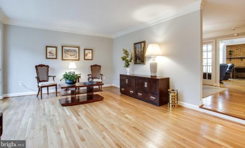 7308 Aynsley Ln, Mc Lean VA 22102-2931 exterior