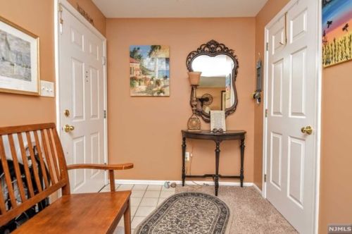 2149 Jordan Ct, Mahwah, NJ 07430-3820