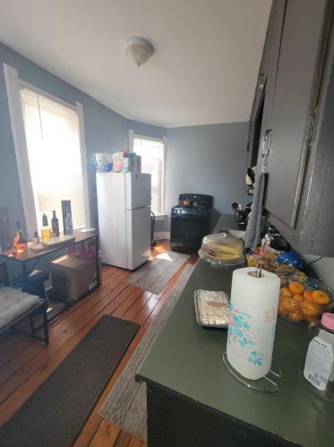 3053 Holton St, Milwaukee, WI 53212-2122