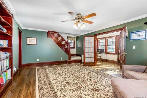 33 Ketewamoke Ave, Babylon NY 11702-1906 exterior