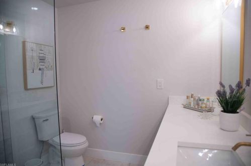 5975 Grn Blvd, Naples FL 34116-4827 exterior