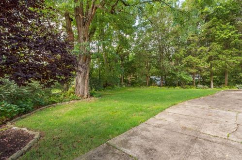 3 Parkridge Ln, Pittsburgh PA 15228-1106 exterior