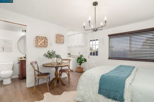 1872 Queens Rd, Concord CA  94519-1722 exterior