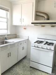 7725 166th St, Flushing NY  11366-1232 exterior