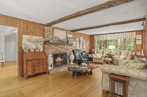 75 Nursery St, Norwalk CT 06850-1707 exterior