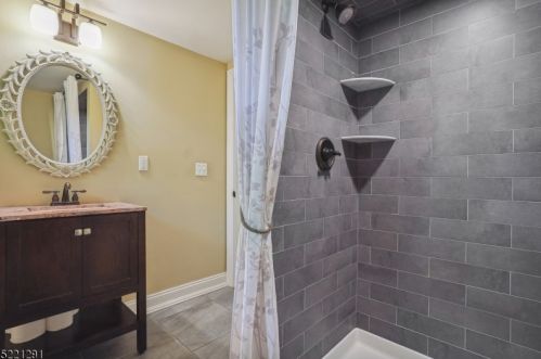 61 Webster Dr, Berkeley Heights NJ 07922-2028 exterior