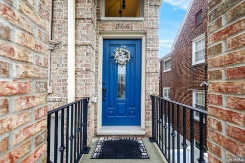 366 Aurora Ave, Cliffside Park NJ  07010-2111 exterior