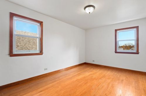 5655 Kenneth Ave, Chicago IL 60646-5907 exterior