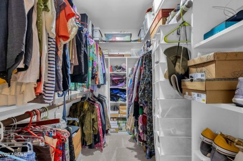 8051 14 Ave, Phoenix AZ 85023-2585 exterior