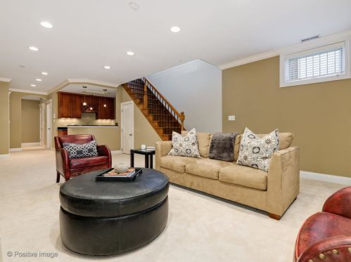 1707 Nelson St, Chicago IL 60657-3027 exterior