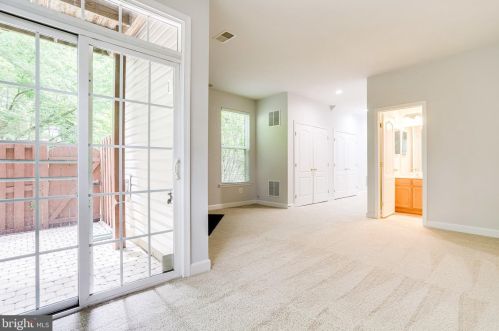 7541 Great Swan Ct, Alexandria VA 22306-2275 exterior