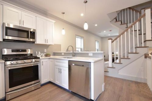 51 River St, Boston, MA