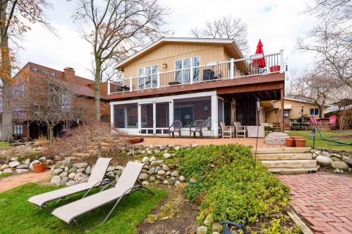 790 Eagle Lake Dr, Kalamazoo, MI 49009-9659