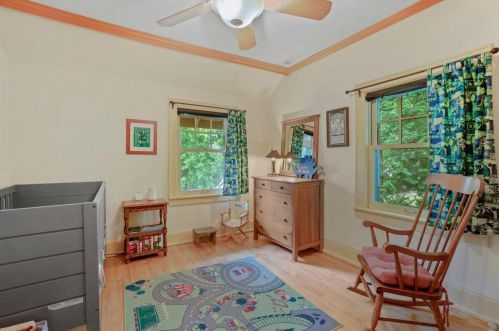 2414 Jarvis St, Milwaukee WI  53211-2128 exterior