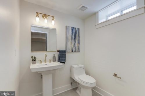 907 Gilbert Rd, Rockville MD  20851-1315 exterior