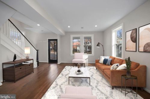 3129 Newton St, Washington, DC 20018-4023