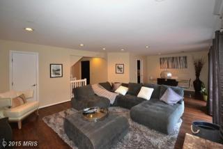 123 River Oaks Cir, Baltimore, MD 21208-1367