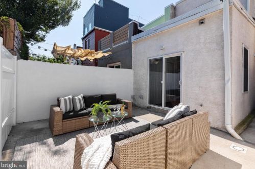 1435 Dickinson St, Philadelphia PA  19146-4841 exterior