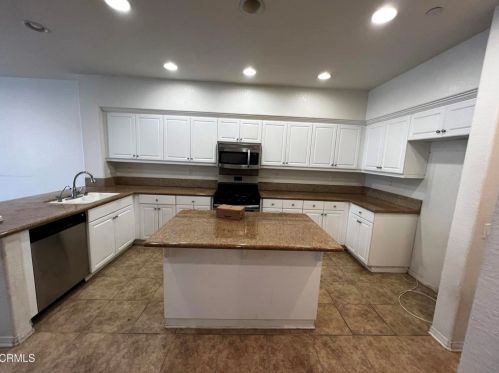 3131 Moss Landing Blvd, Oxnard CA  93036-5327 exterior