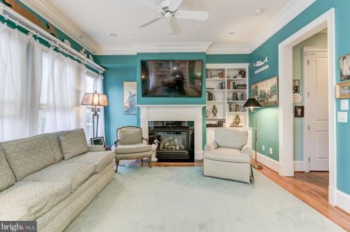 12561 Ansin Cir Dr, Rockville MD 20854-6912 exterior