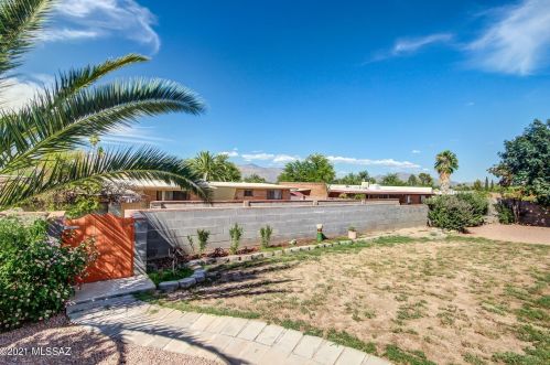 8961 3 St, Tucson AZ 85711-1416 exterior