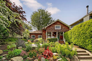 1819 1st Ave, Seattle WA  98109-2825 exterior