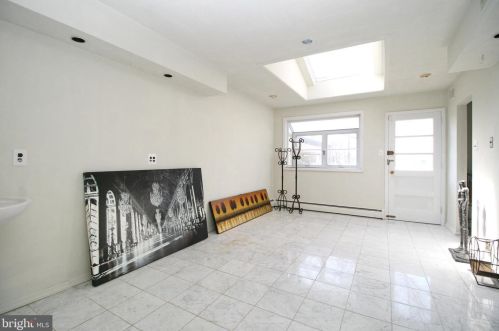 1078 Corn Crib Dr, Huntingdon Valley PA 19006-3306 exterior