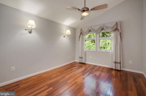 8505 Carlynn Dr, Bethesda MD 20817-4310 exterior