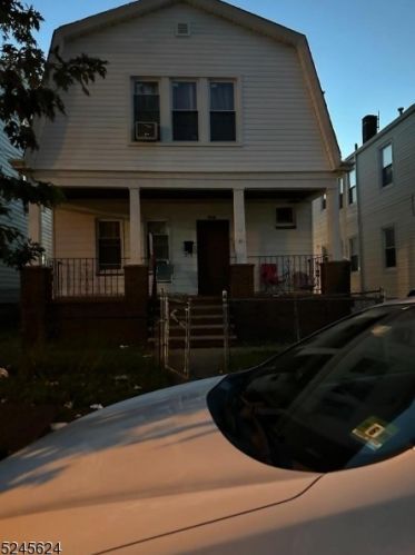 60 19th St, Paterson, NJ 07506-3503