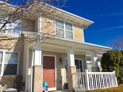 1262 Walnut Glen Dr, Bull Valley, IL 60014-6843