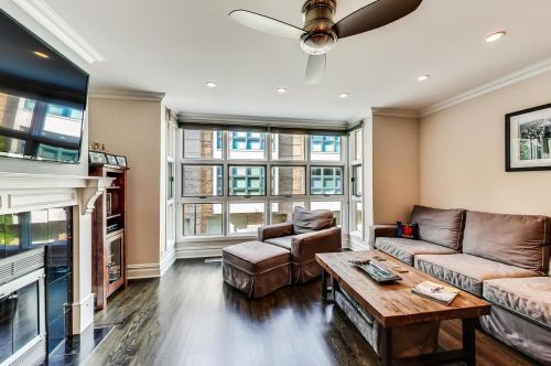 777 Melrose St, Chicago IL 60618-6318 exterior