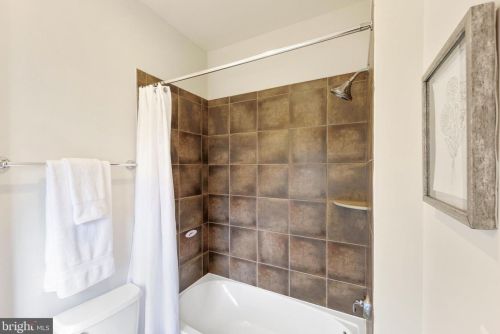 715 Alfred St, Alexandria VA 22314-1825 exterior