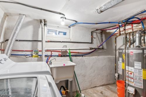 70 Lindsley Ave, Irvington NJ 07111-1749 exterior