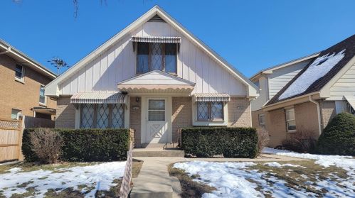 3442 26th St, Milwaukee, WI 53215-4824