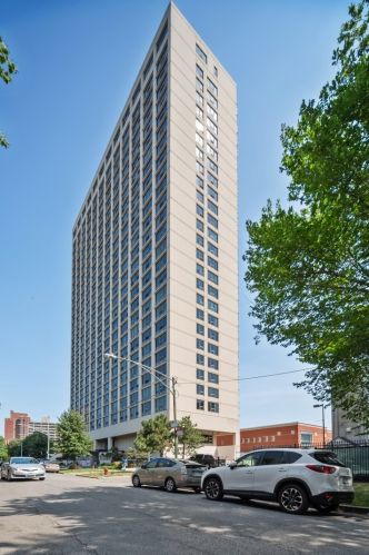 5201 Cornell Ave, Chicago IL 60615-4291 exterior