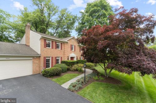 9004 Shad Ln, Rockville, MD 20854-3136