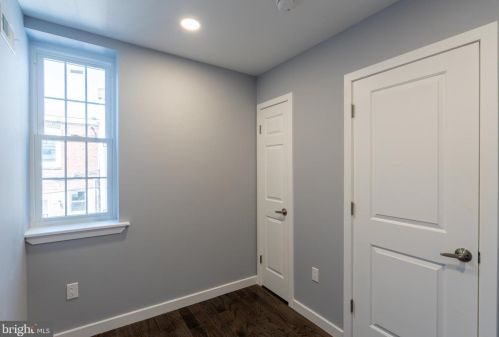 2010 23 St, Philadelphia PA 19145-2704 exterior