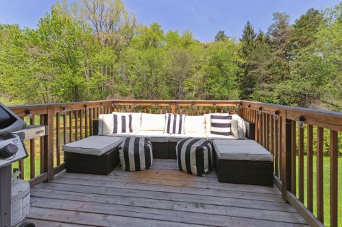 974 Ada Place Dr, Grand Rapids MI 49546-8400 exterior