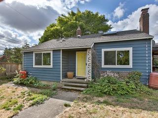 5430 Holman St, Portland OR  97218-1351 exterior