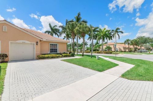 8362 Logia Cir, Boynton Beach FL 33472-7113 exterior